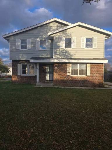 Main picture of 6448 N 106th St