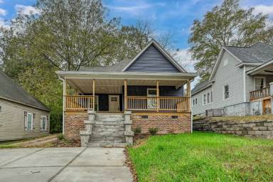 Main picture of 117 W Henderson St