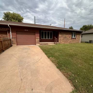Main picture of 10116 W Briarwood Ave