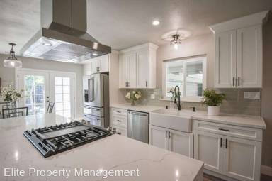 Main picture of 744 Mulberry Ln