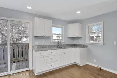 Main picture of 81 Pacific Ave