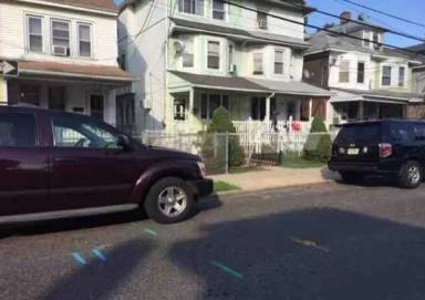Main picture of 104 Park Ln