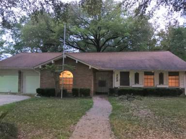 Main picture of 223 Normal Park Dr