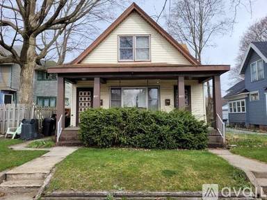 Main picture of 617 Rex St