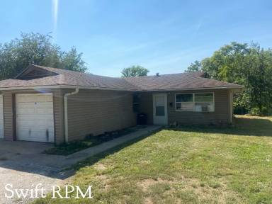 Main picture of 746 Blue Ridge Blvd