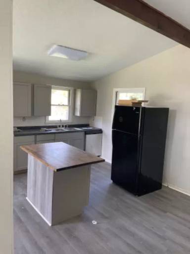 Main picture of 2519 Savannah Rd