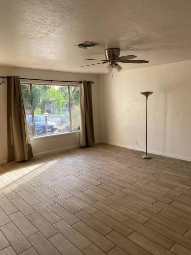 Main picture of 4745 Red Bluff St