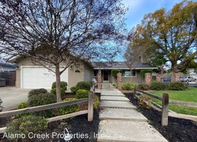 Main picture of 398 Woodside Cir