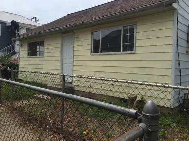 Main picture of 206 2nd Ave
