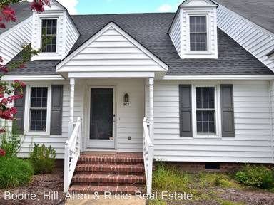 Main picture of 907 S Hornbeam Dr