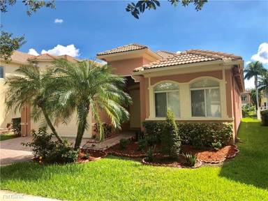 Main picture of 13330 SW 30th St