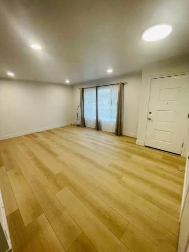 Main picture of 5950 Gloria Dr