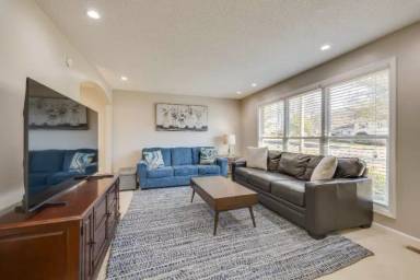 Main picture of 5013 Emerald Dr