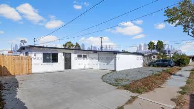 Main picture of 4854 Barstow St