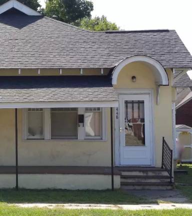 Main picture of 448 W Railroad Ave