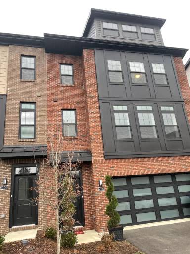 Main picture of 206 Kousa Ln
