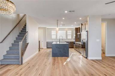 Main picture of 1494 Bat Hawk St