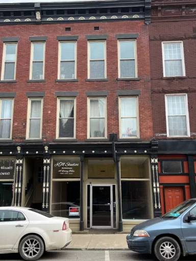 Main picture of 124 N Green St