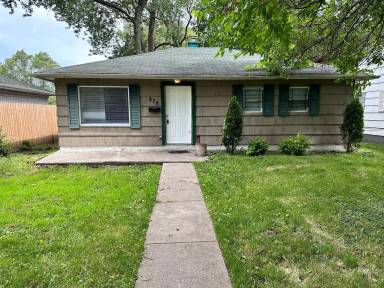 Main picture of 878 E 35th Ct