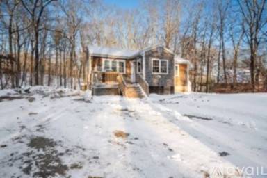 Main picture of 46 Willow St