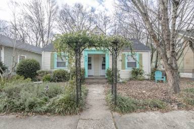 Main picture of 913 Lancaster St
