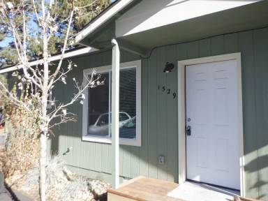 Main picture of 1529 SW Knoll Ave
