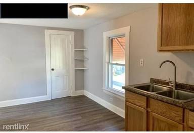 Main picture of 2918 Roanoke Ave