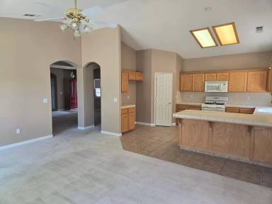 Main picture of 551-561 Bluejay Ave