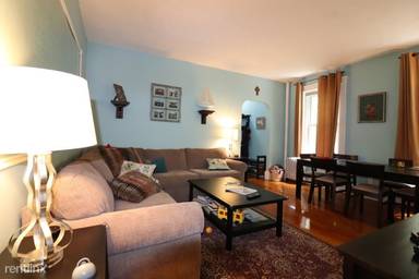 Main picture of 136 Pleasant St