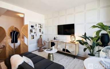 Main picture of 200 W Hill St