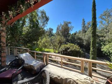 Main picture of 300 S Timken Rd