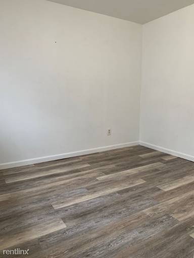 Main picture of 114 Singer Ave