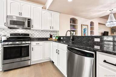 Main picture of 2323 Decatur St