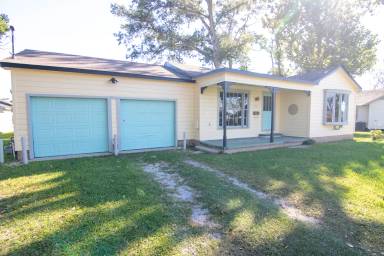 Main picture of 716 Live Oak St