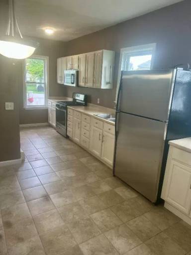 Main picture of 92 W Cole St