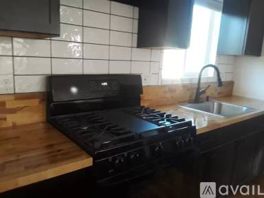 Main picture of 622 W 4th St