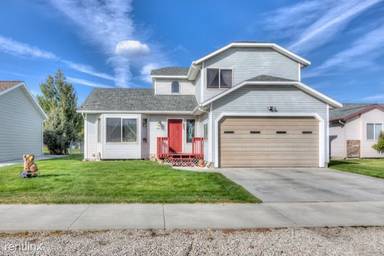 Main picture of 163 Alice Ave