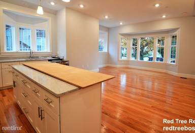 Main picture of 18 Murdock St