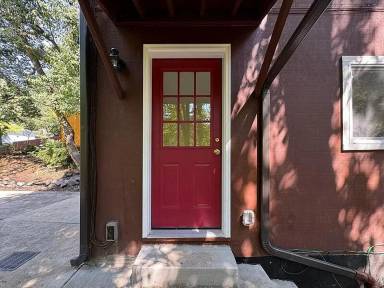 Main picture of 5020 Saratoga St