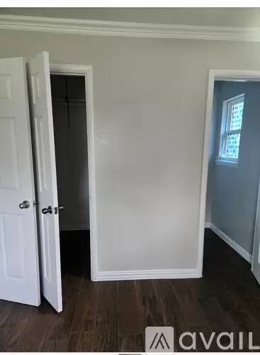 Main picture of 1628 Gill St