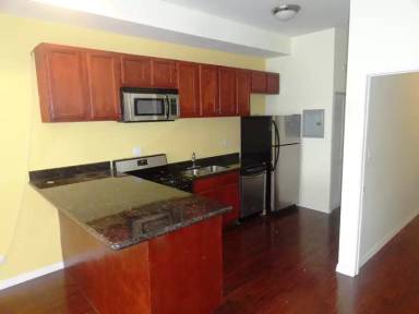 Main picture of 3039 N Lincoln Ave