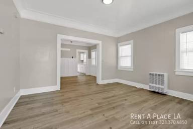 Main picture of 1425 W 18th St