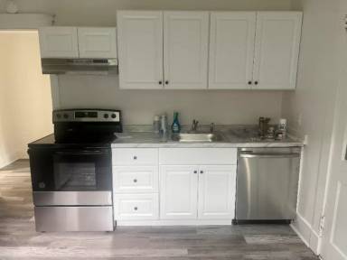 Main picture of 140 Eighth St