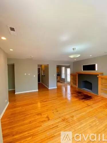 Main picture of 7026 S Cregier Ave
