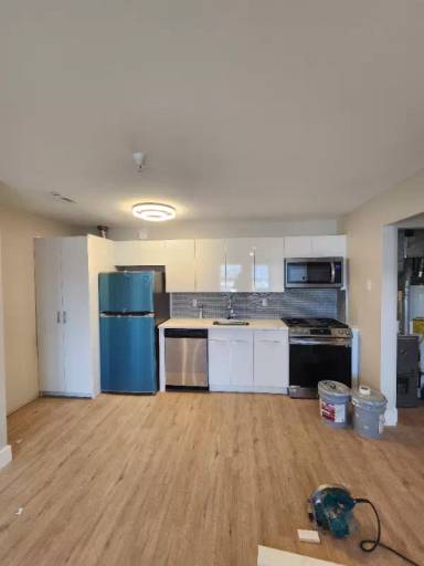 Main picture of 15 N American Dr