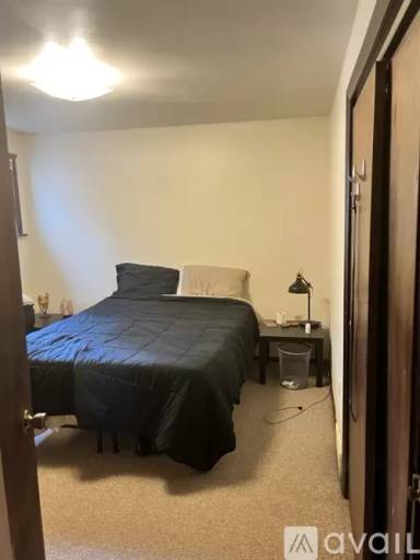 Main picture of 5863 Nicholson St