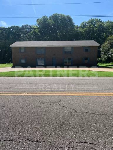 Main picture of 740 Coliseum Blvd