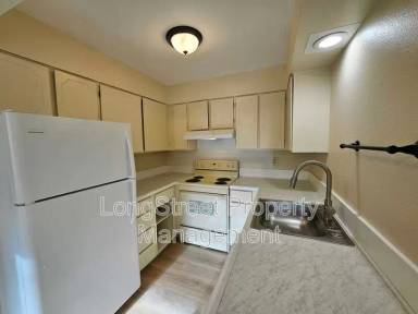 Main picture of 780 NW Joy Ave