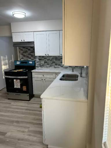 Main picture of 14605 Des Plaines St