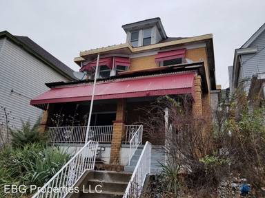 Main picture of 1215 Louise St